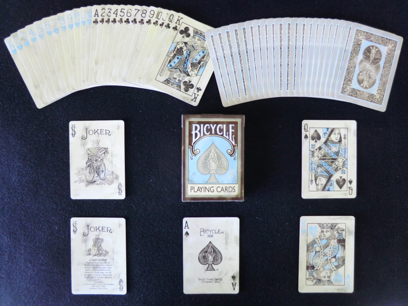 Illustration for article titled 10 barajas de cartas que te harán desear jugar al poker